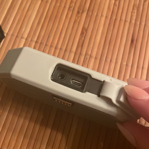 Mini portable speaker - Picture 3 of 3